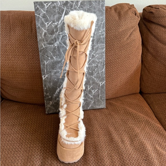 Dolls kill demonia fur wedge boots new in box - Picture 2 of 4